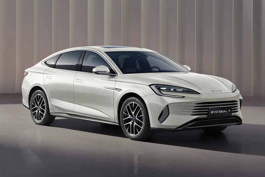 Al-Futtaim Electric Mobility Launches the All-New BYD SEAL 7 DM-i Hybrid in the UAE