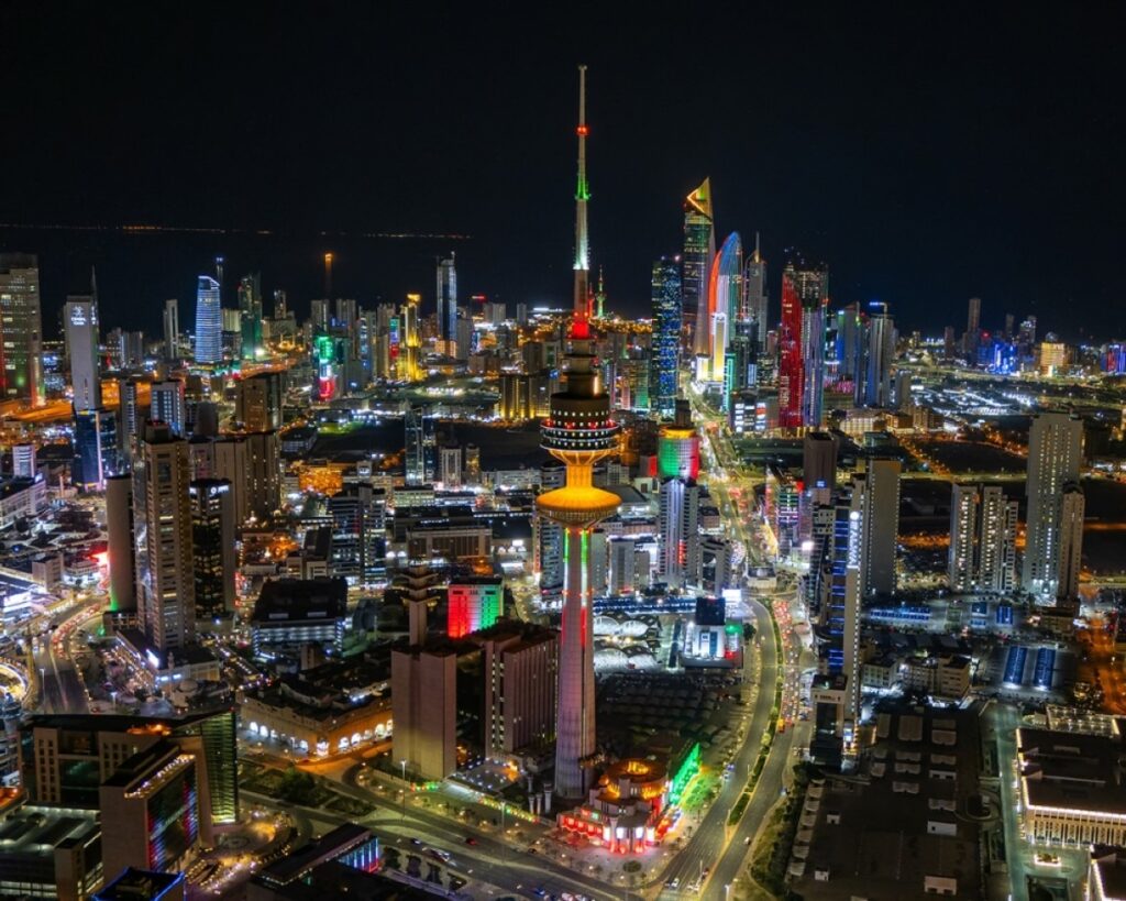 Kuwait shimmers in national colors; MoI at the ready